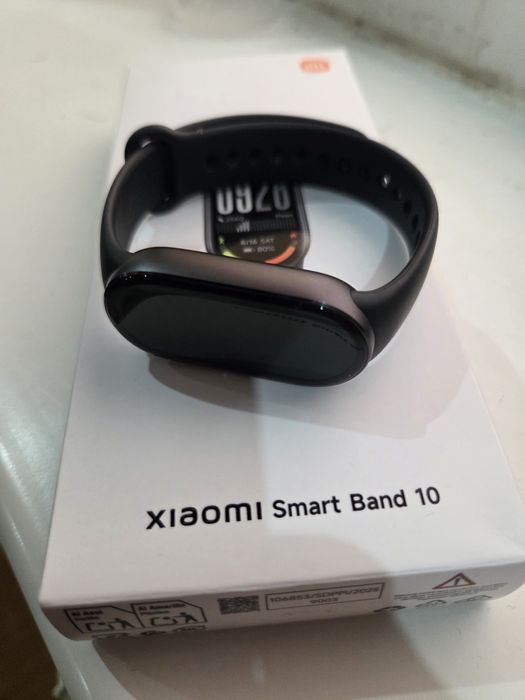 наушник и смарт часы