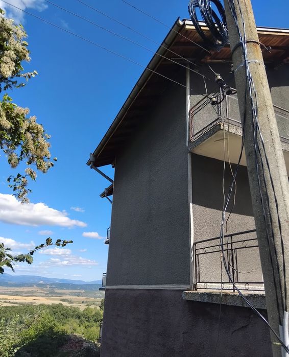 Продава къща в с.Коркина общ.Бобов дол