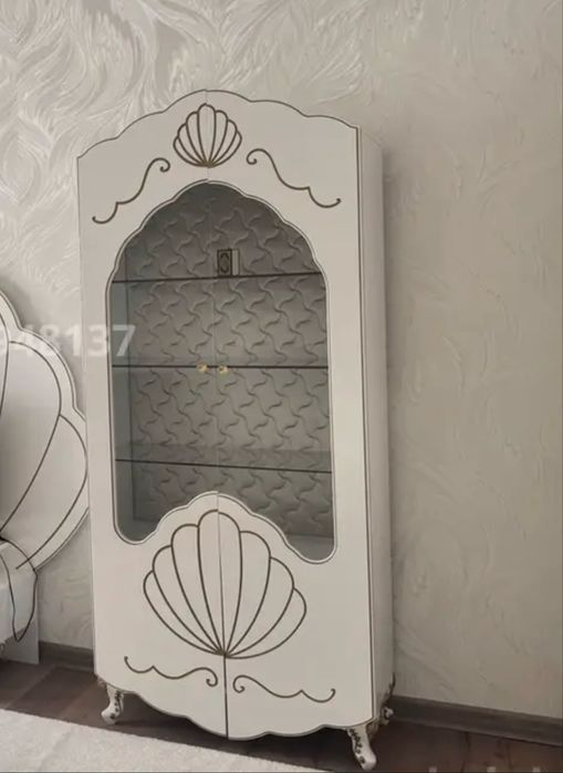 Шкаф для гостинной или кухни