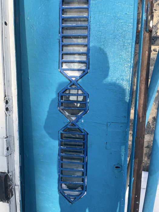 Продам железную дверь