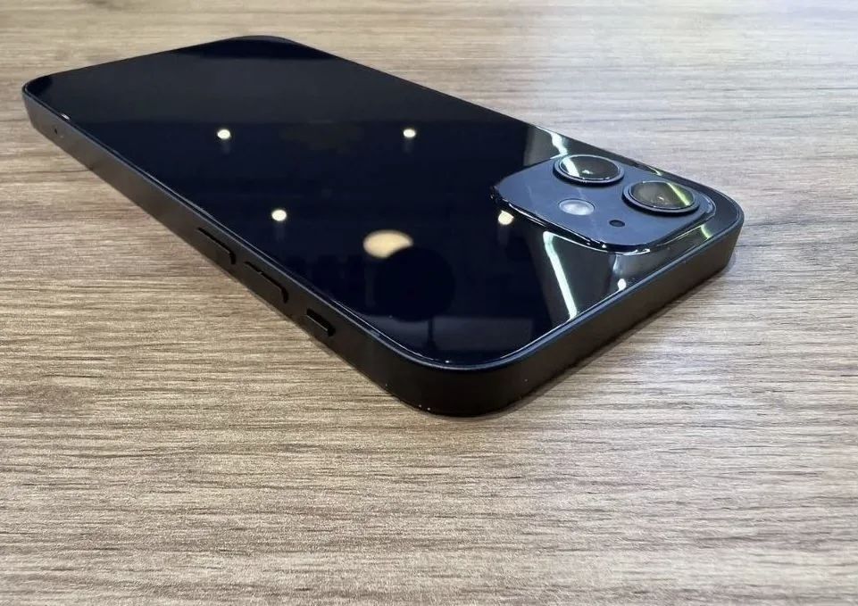 Продам IPhone 12 (64Gb)