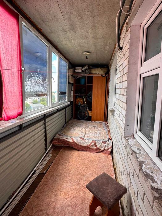 срочно продам 1 ком квартиру 9300