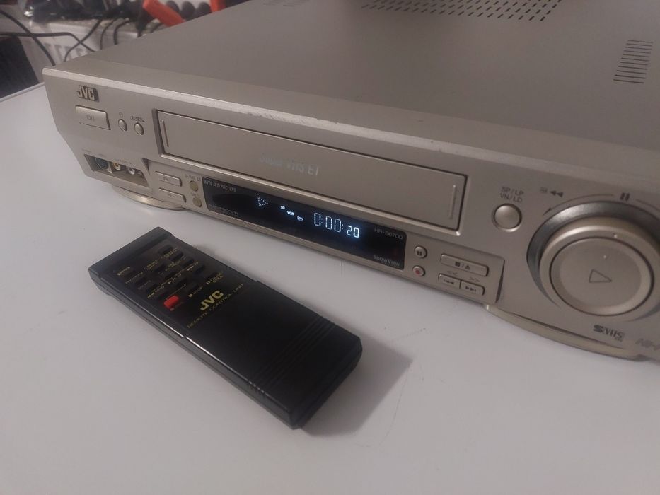 JVC HR S6700 S-VHS impecabil ca nou