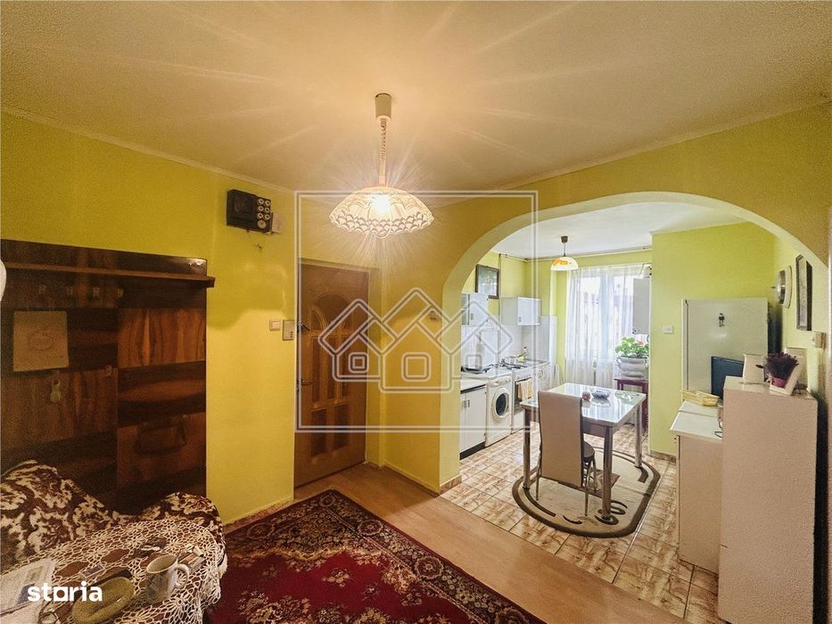 Ap decomandat, 3 camere, balcon, pivnita - N. Iorga — fotografia 3