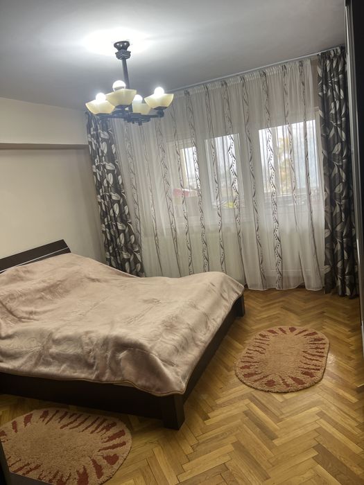 Vand apartament 3 camere Parcul Catedralei