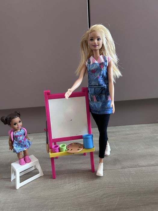 Кукли Барбита и аксесоари ( Спа, учителка, гардероб, кола, магазин )