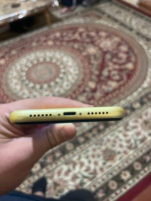Iphone 11 srochna sotiladi