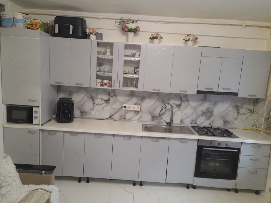 Vând mobila bucătărie