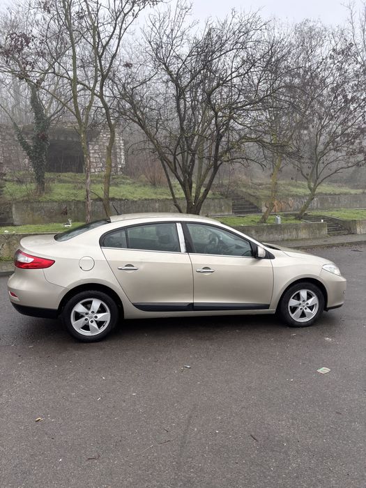 Vând Renault  Fluence.