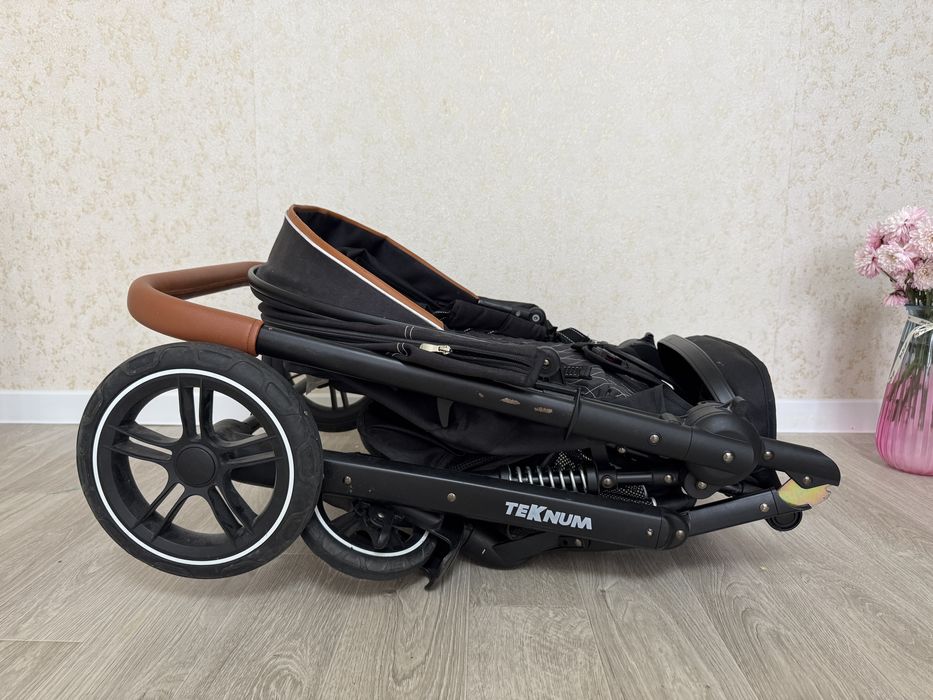 Продается коляска Teknum