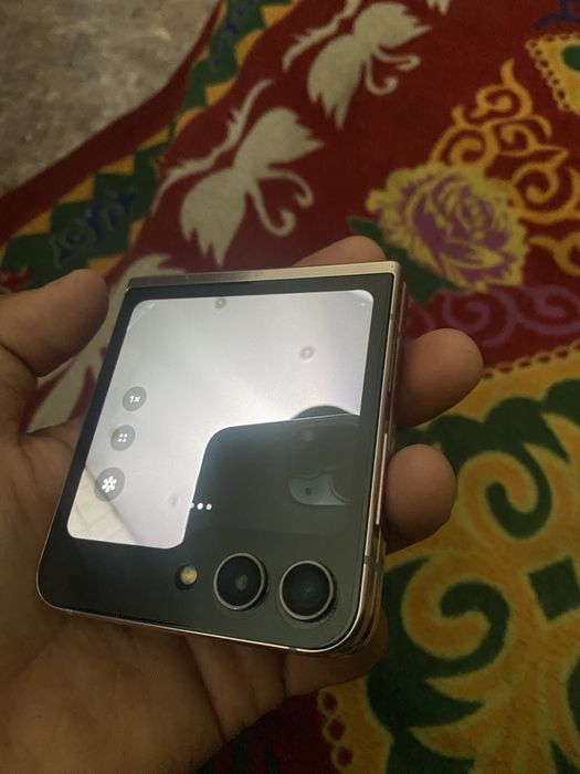 Продаю Самсунг Z Flip 5