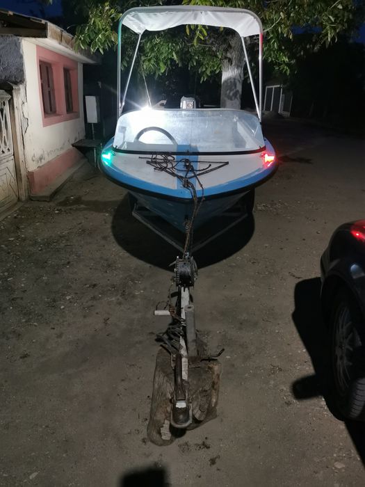Vand barca cu motor 25 cai