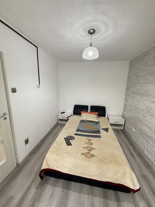Apartament cu doua camere , zona Nufarul