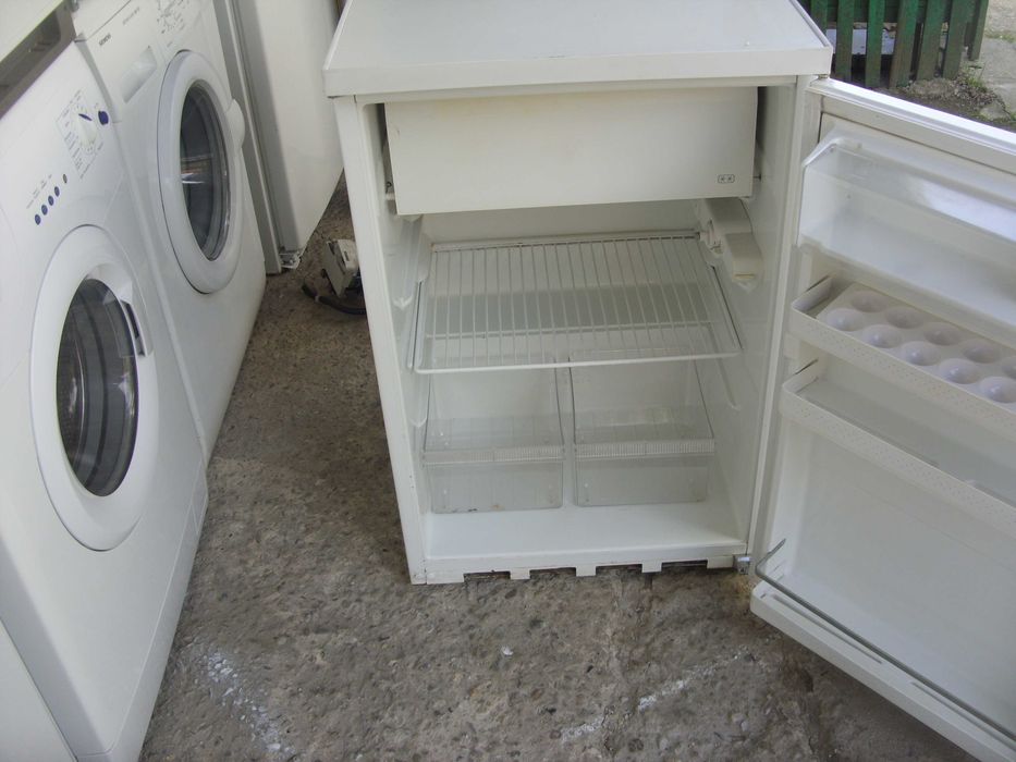 frigider mic candy  cu congelator