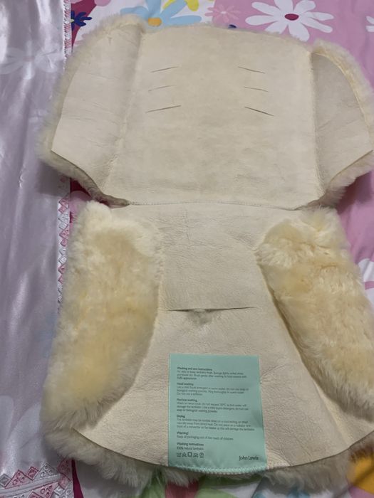 Подложка за количка от агнешка кожа