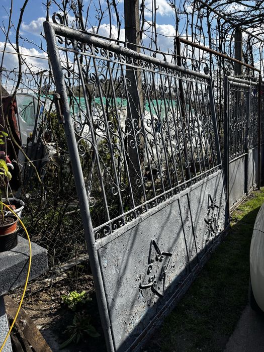 Vand poarta metalica folosita 4,40 m