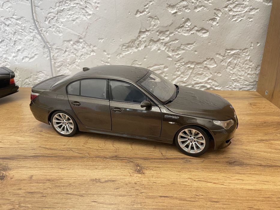 Модель BMW M5 масштаб 1:18, коллекция
