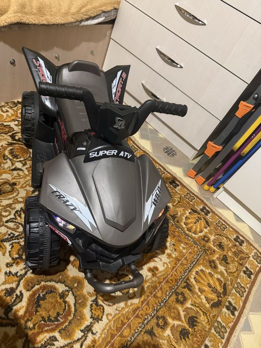 Продам машинку десткую