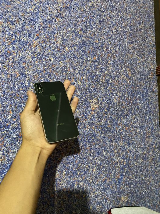 IPhone. X   64g.