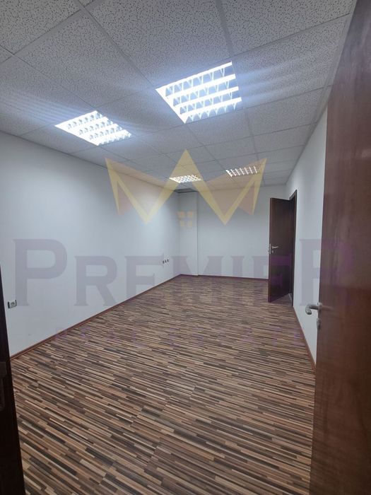 Офис в Варна-Бриз площ 116 цена 3000