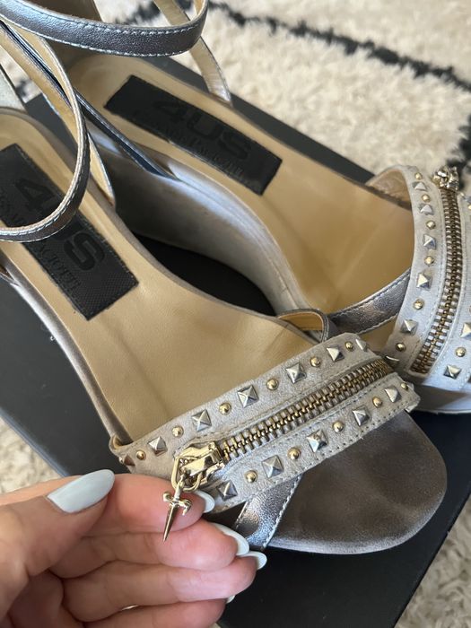 Сандали Cesare Paciotti