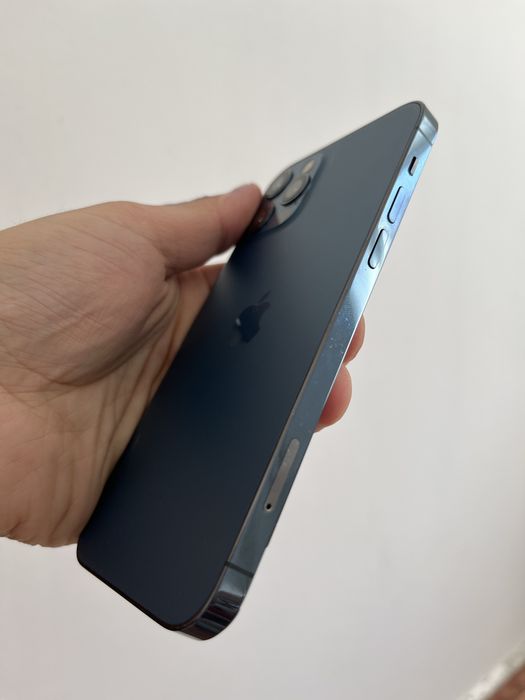 На запчасти iphone 12 pro