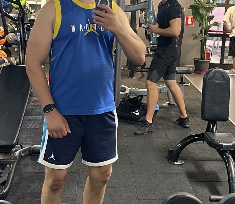 Vand pantaloni scurti Jordan marimea L