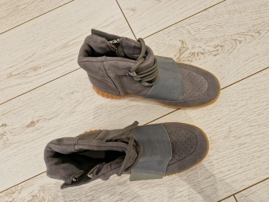 Vând/schimb adidași yeezy boost grey gum 750 originali noi mărimea 40