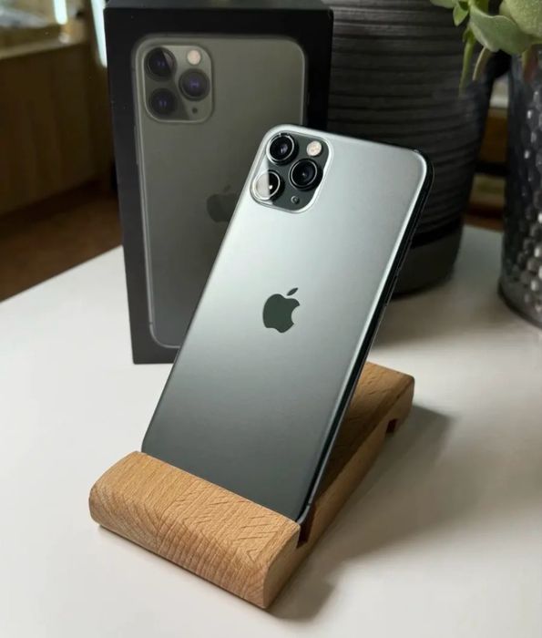 Продам айфон 11 про