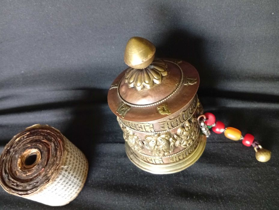 Будистко духовно молитвено колело