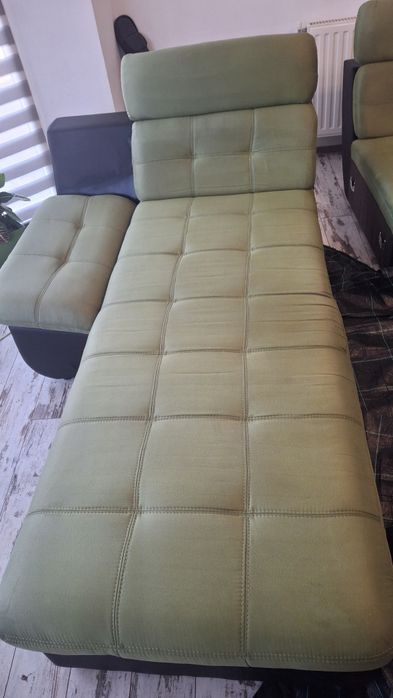 Ofer servicii de curățare profesională a tapițeriei la domiciliu