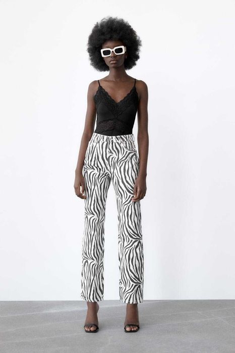 новые женские джинсы ZARA