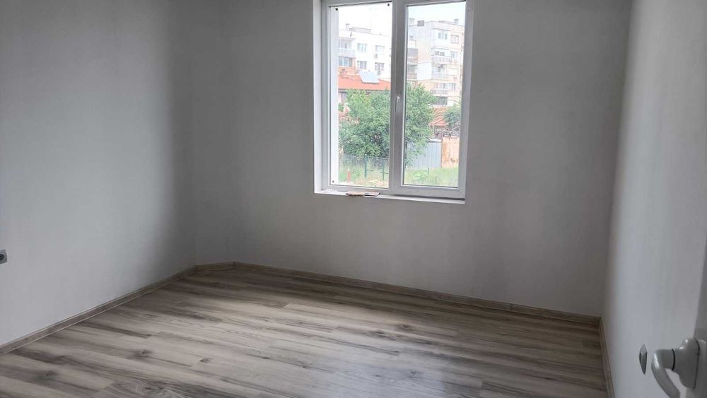 Продава се Къща в Казанлък - 250 кв.м за 714 €/кв.м - Снимка #16