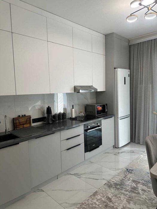 Сдам светлую 2-х ком кв-ру 5/13 на Шота Руставели Жк Навруз А2