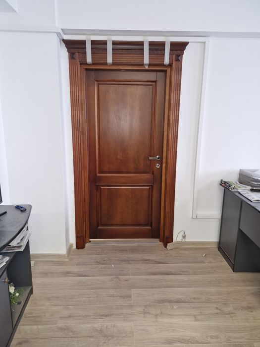 Montaj usi  i /consultanta