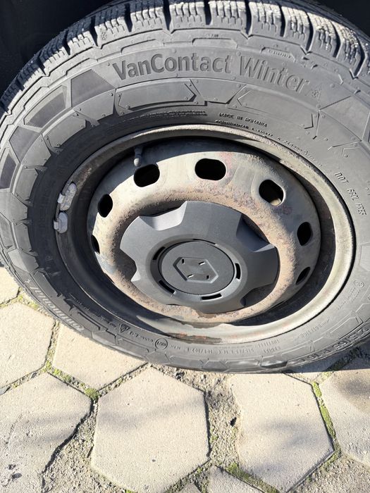 Продавам гуми с джанти 215/65/16 за БУС