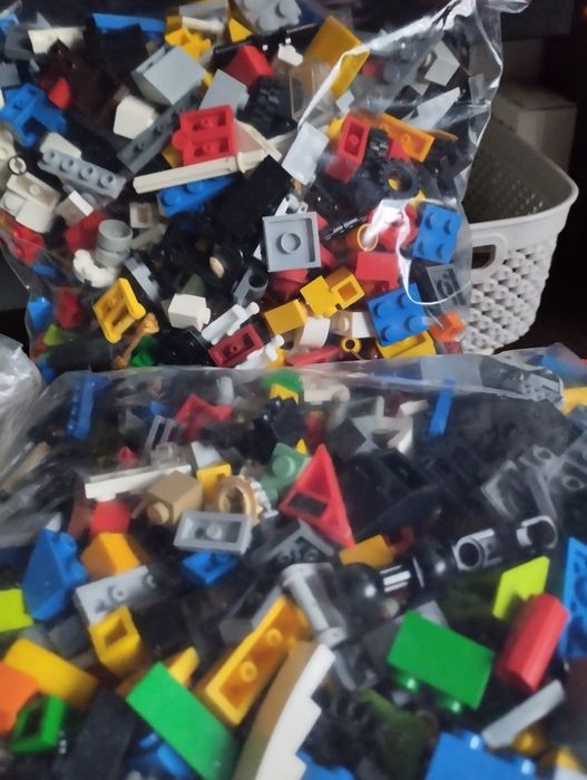 Cuburi Lego diferite