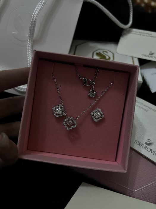 Комплект Swarovski