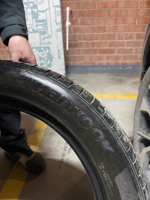 Летние шины 235/50/19