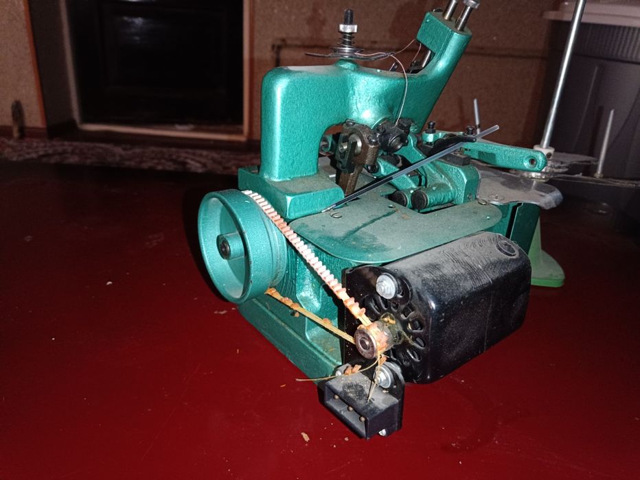 Оверлок машинаси сотилади холати янги ишлатмаган манзил Сагдианада к