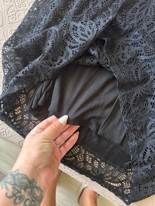 Черна рокля с дантела