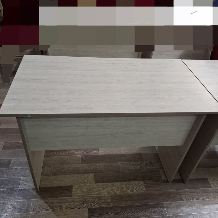 Столы- парты учебные.