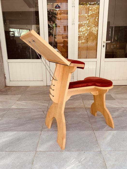 Ергономичен дървен стол / kneeling chair с регулируема поставка