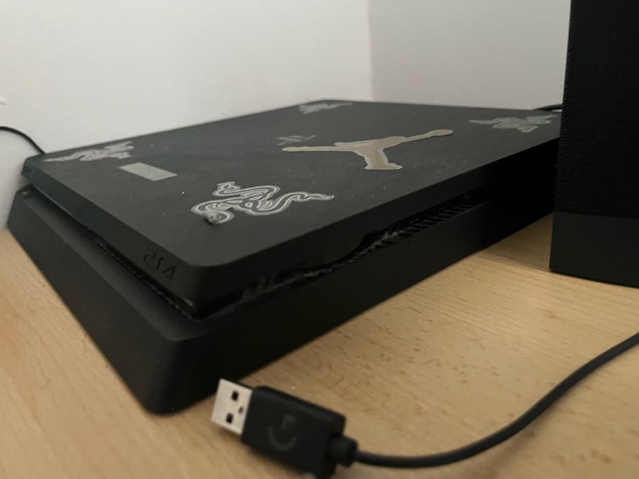 Ps4 Slim Negociabil Doar in Craiova