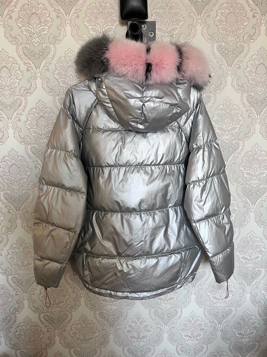 Куртка и обувь для девушки