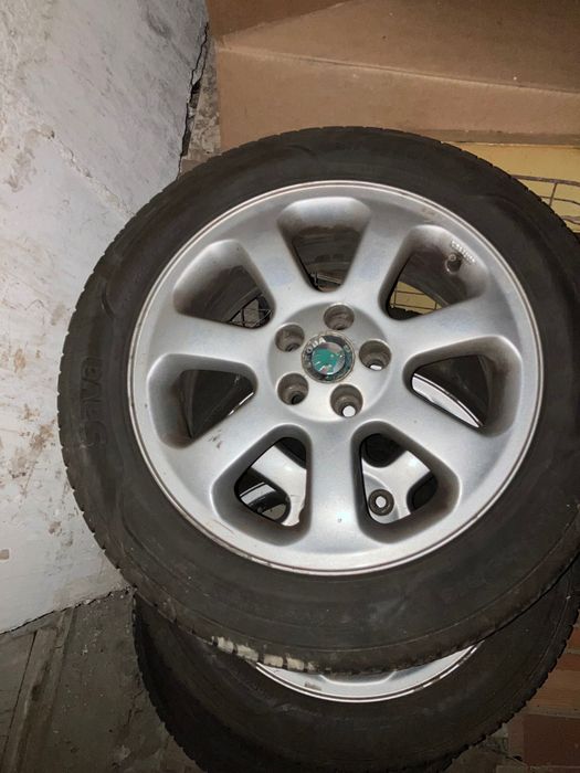 Vând jante aluminiu cu cauciucuri de iarnă