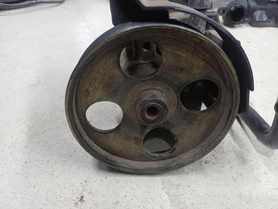 Хидравлична помпа за пежо и ситроен 1.6 бензин