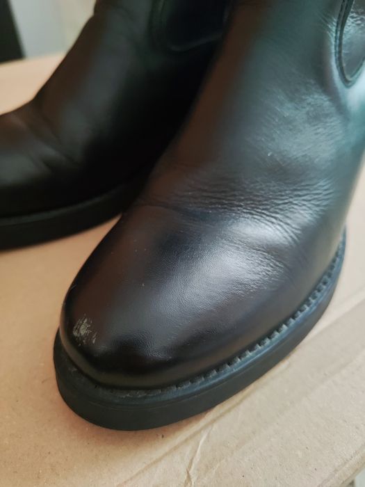 Класически дамски кожени ботуши