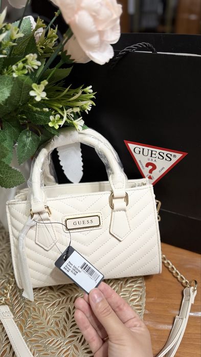 Оригинальные сумки Guess