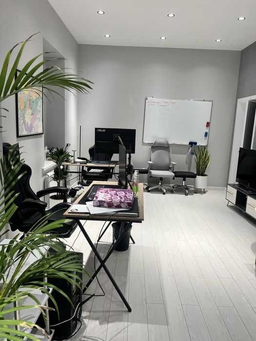 Сдаётся стильное помещение Мирабадский Тарас Шевченко ЦУМ под офис  !